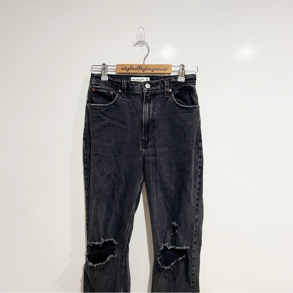 Abercrombie & Fitch Curve Love High Rise Ankle Straight Jean - Picture 7 of 7